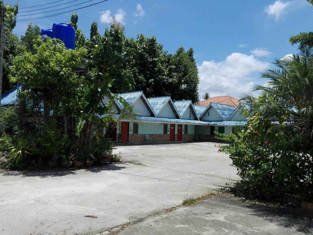 Kanjana Resort Szuratthani Kültér fotó